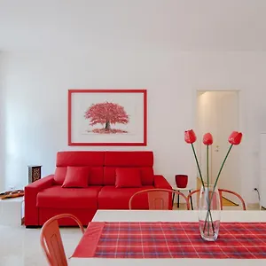 Dodo Red - The House Of Travelers Apartment